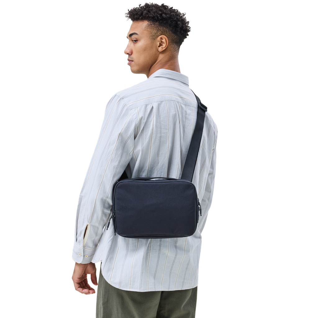 Form Crossbody