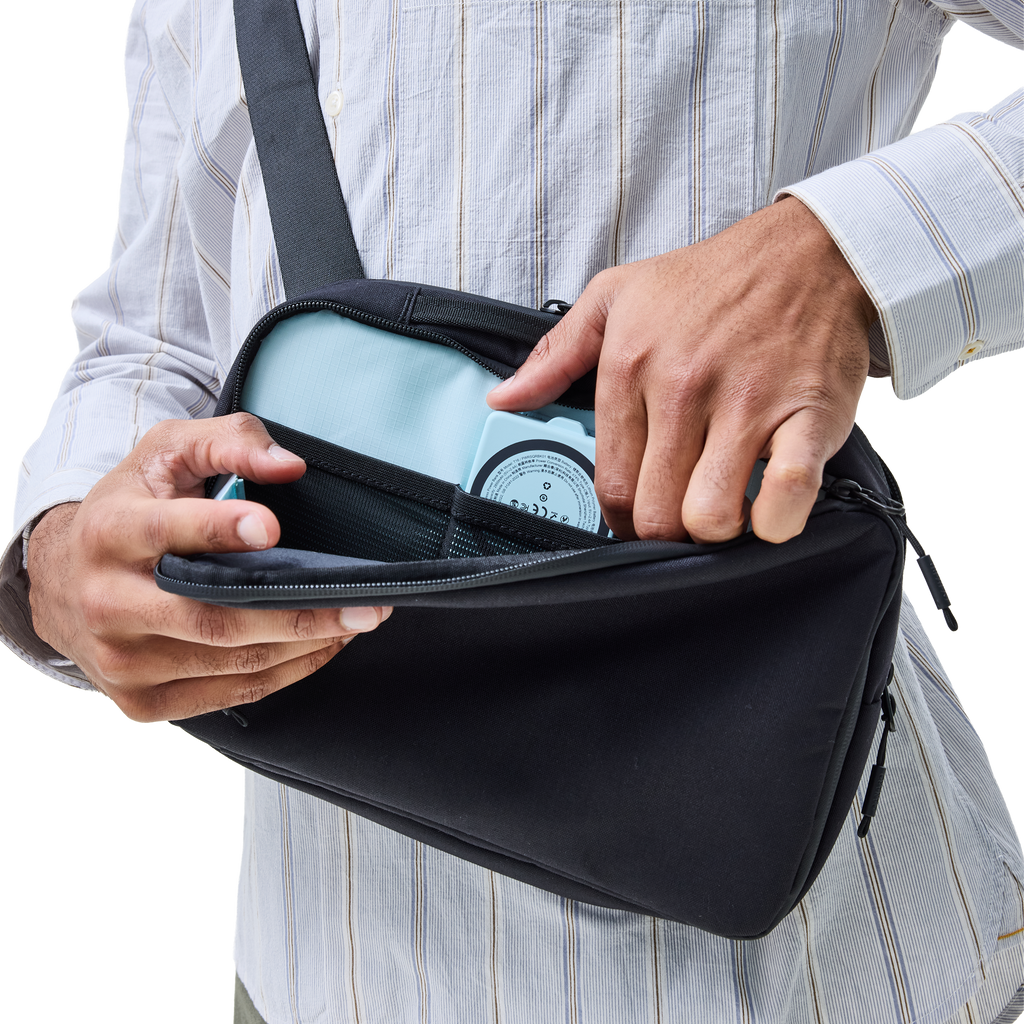 Form Crossbody