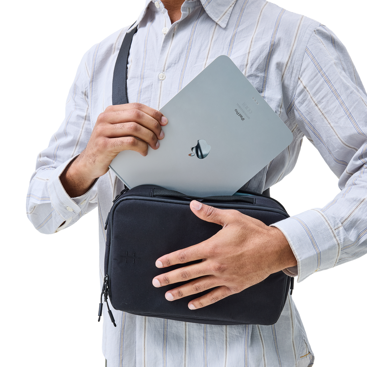 Form Crossbody