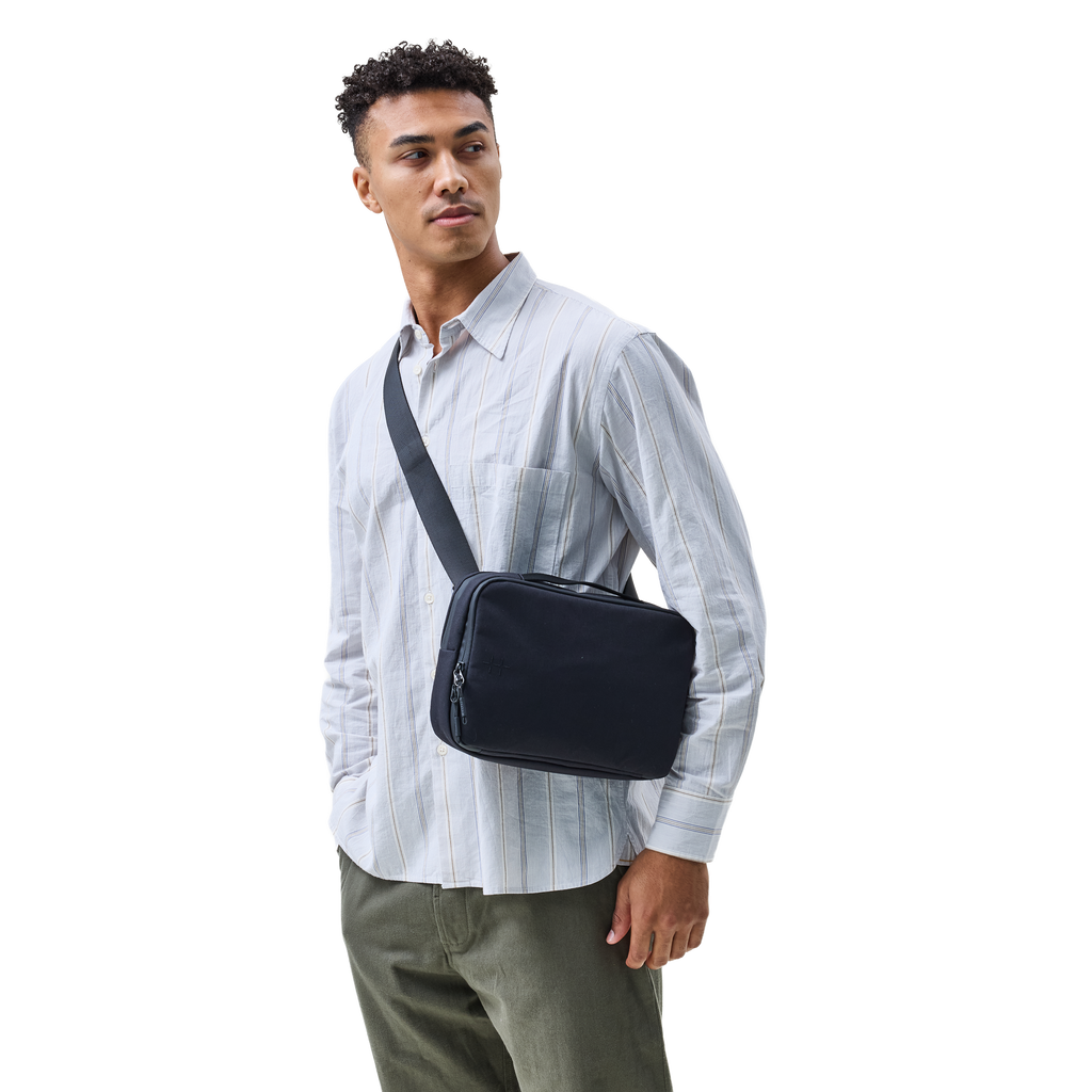 Form Crossbody