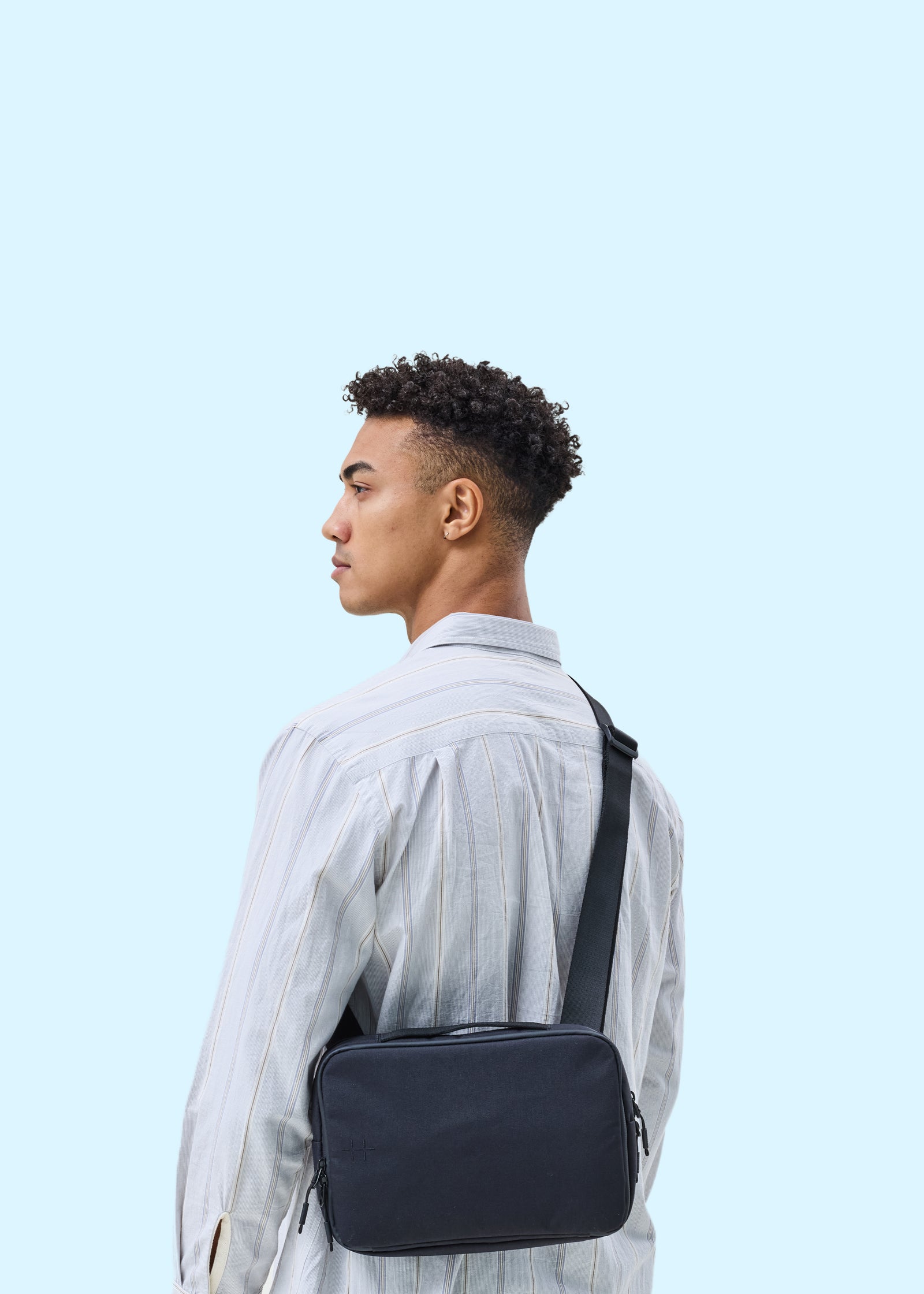 Form Crossbody