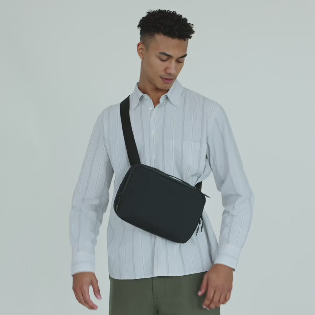 Form Crossbody