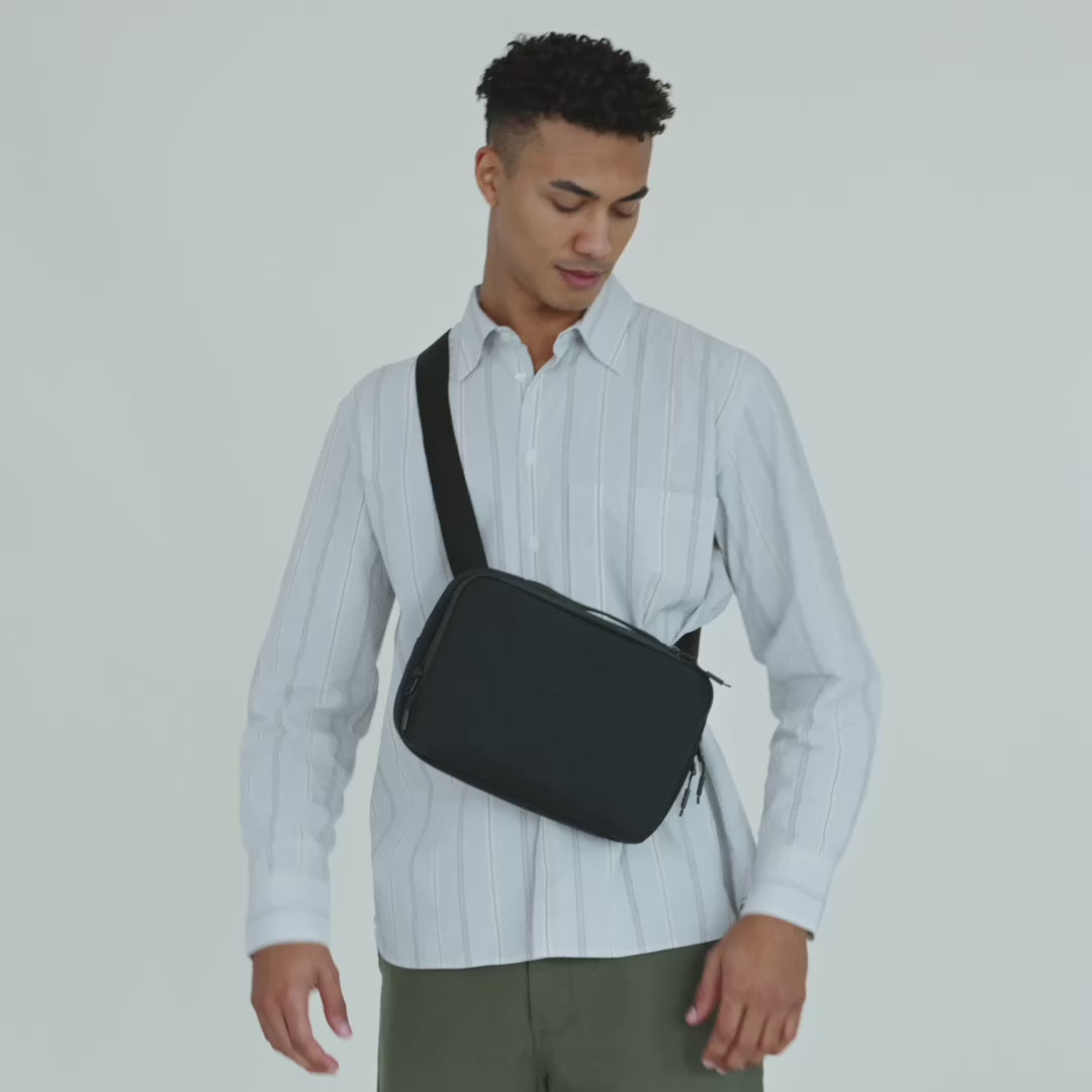 Form Crossbody